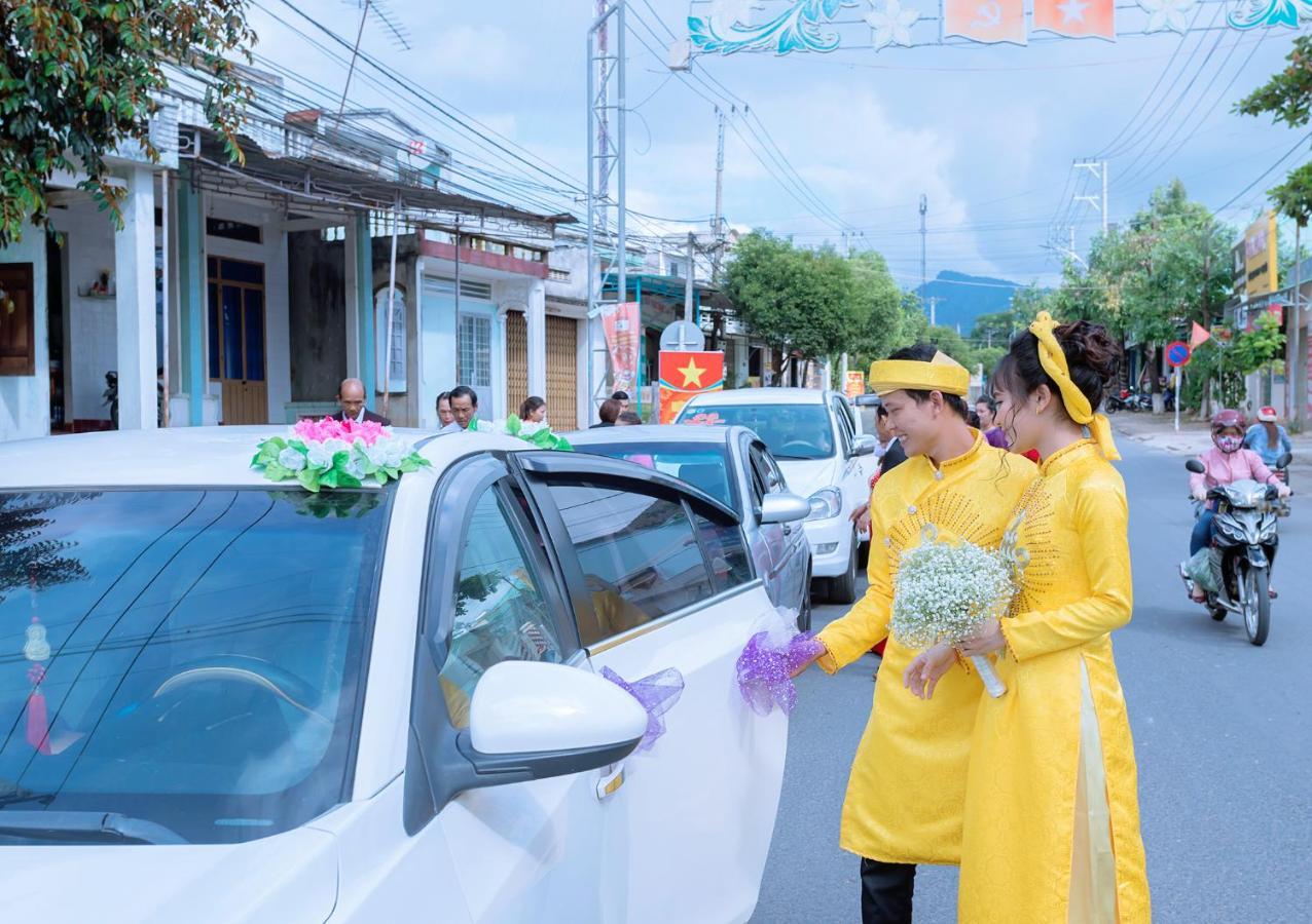 Hotel Khach San Son Ha Tỉnh Kontum Zewnętrze zdjęcie