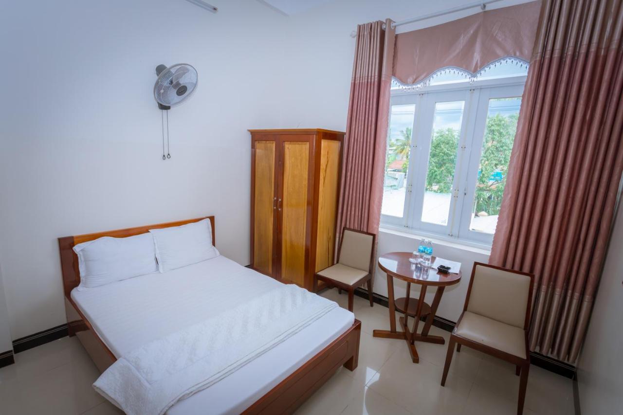 Hotel Khach San Son Ha Tỉnh Kontum Zewnętrze zdjęcie