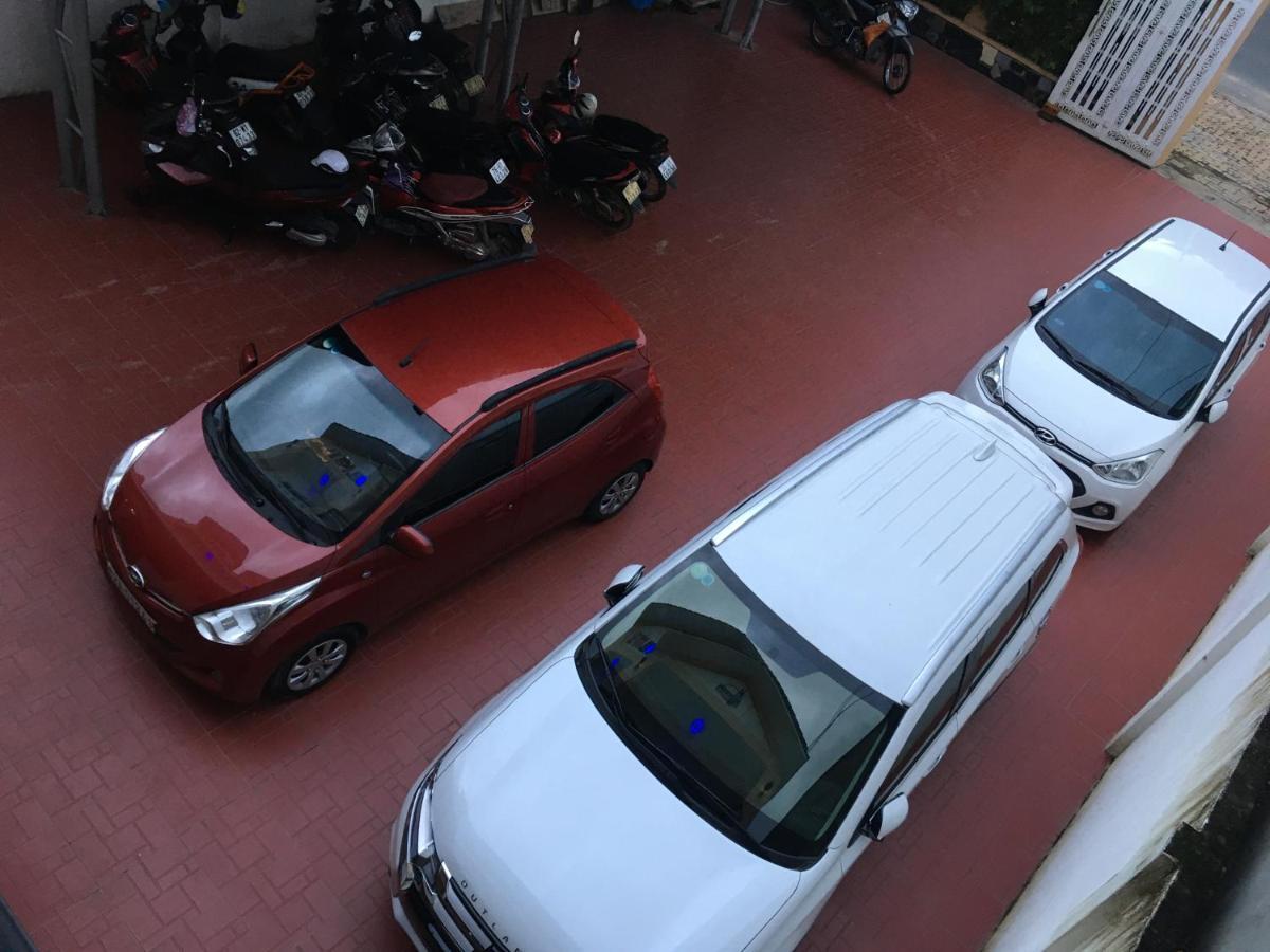 Hotel Khach San Son Ha Tỉnh Kontum Zewnętrze zdjęcie